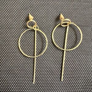 Elegant Gold Hoop Earrings